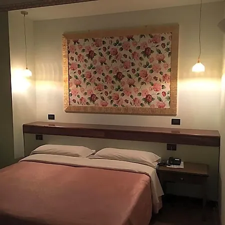 Busa Hotel 3*